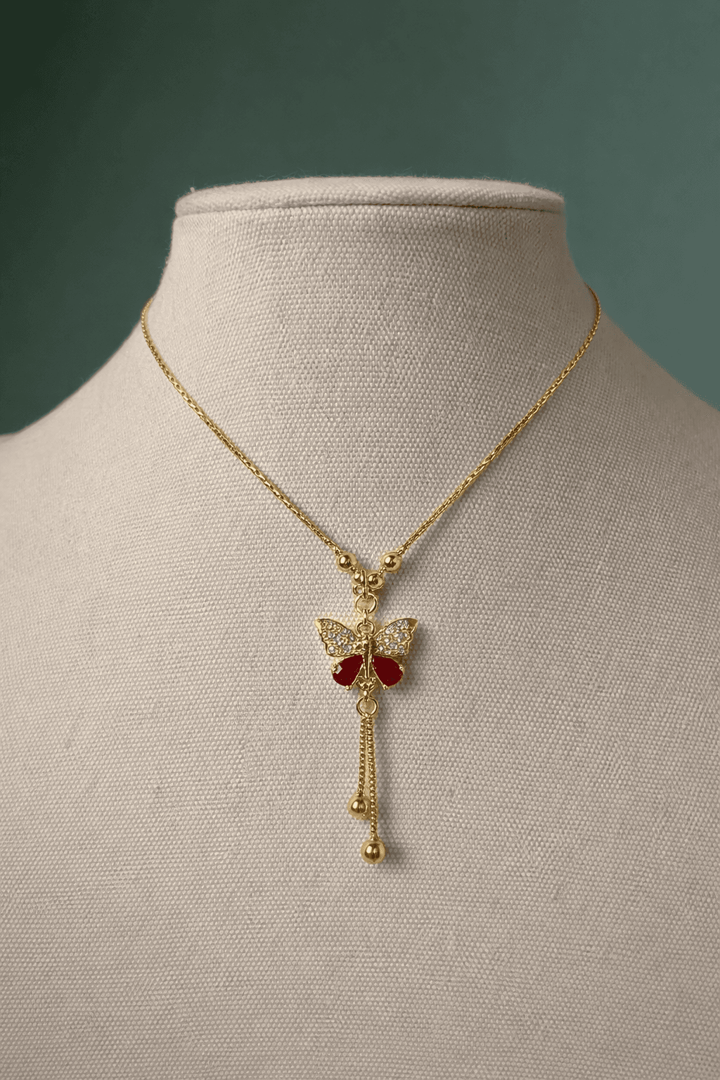 Gold butterfly pendant nacklace