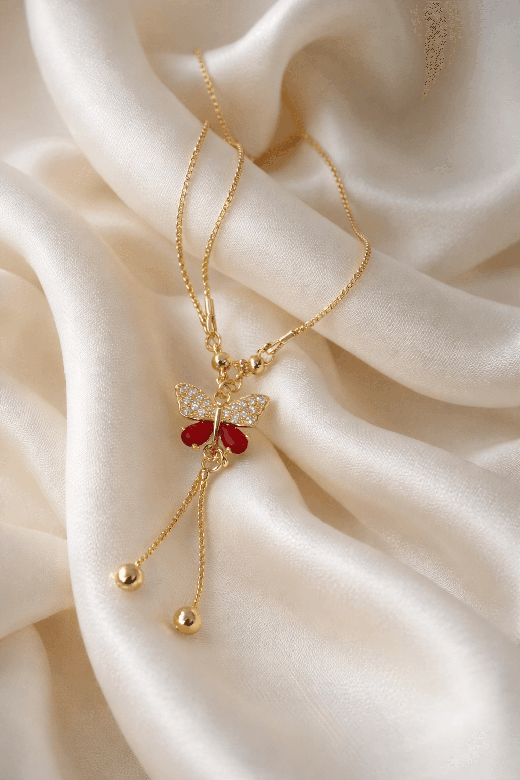 Gold butterfly pendant nacklace