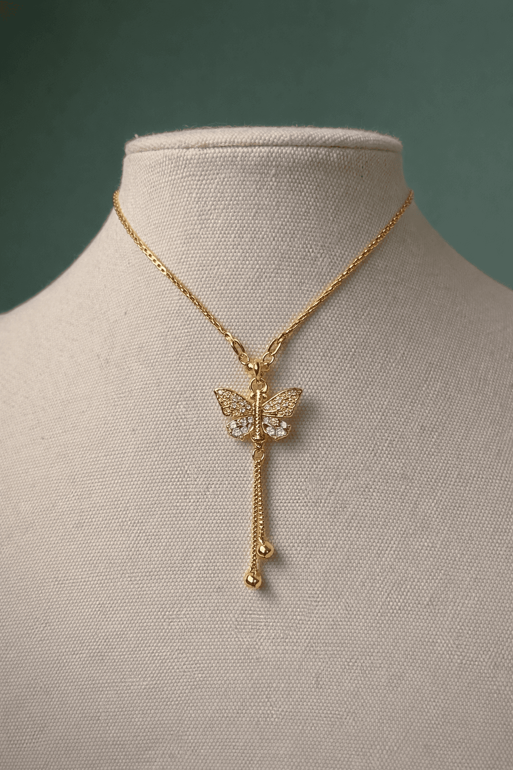 Gold butterfly pendant nacklace