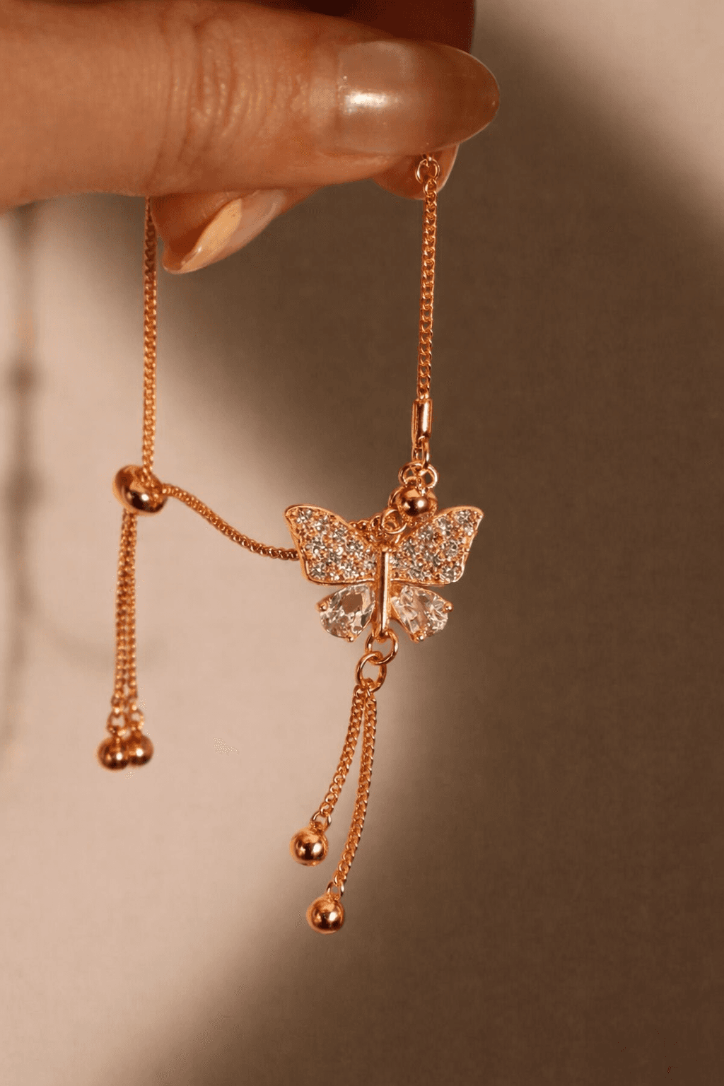 Gold butterfly pendant nacklace