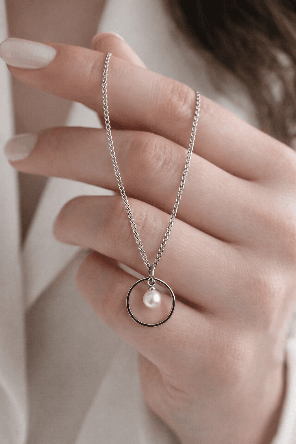 Vintage Solitaire Cultured Pearl Pendant Necklace