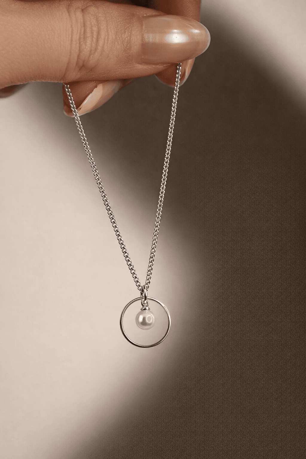 Vintage Solitaire Cultured Pearl Pendant Necklace